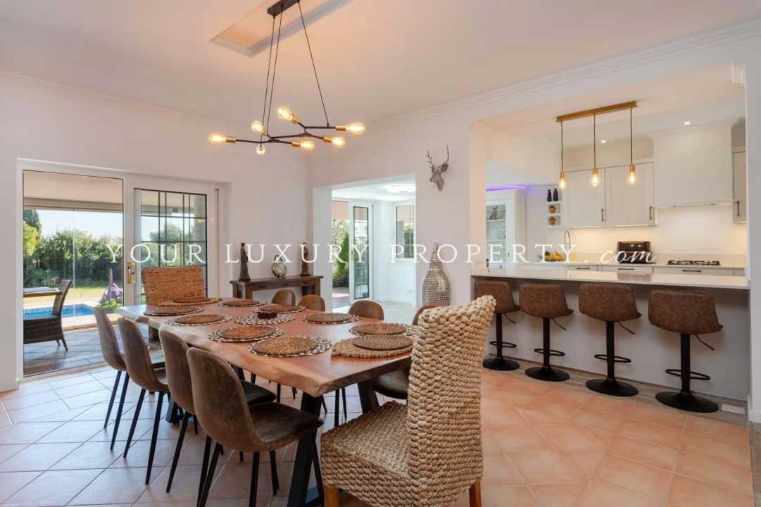 Moradia T6 para Venda em Almancil Foto 5