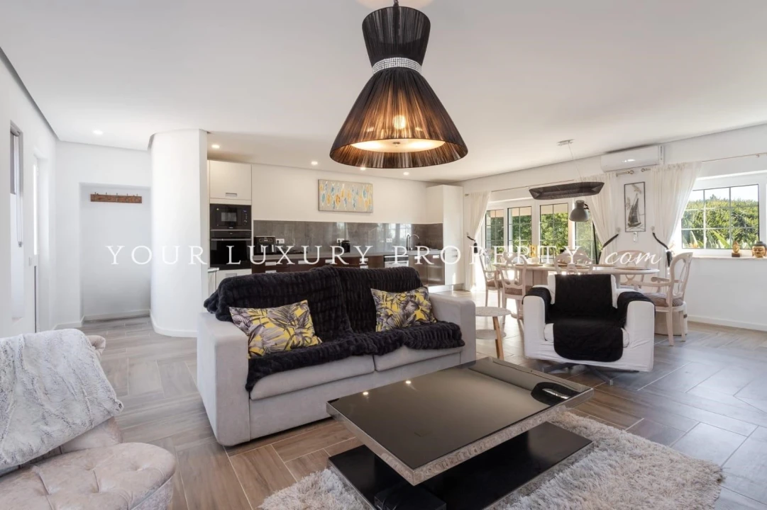 Moradia T6 para Venda em Almancil Foto 24