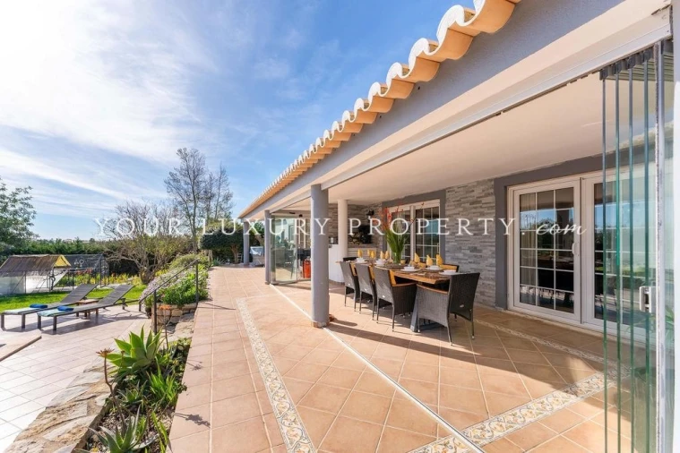 Moradia T6 para Venda em Almancil Foto 11