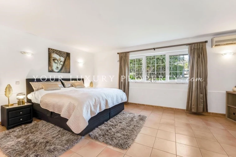 Moradia T6 para Venda em Almancil Foto 12