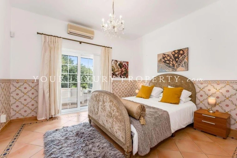 Moradia T6 para Venda em Almancil Foto 16