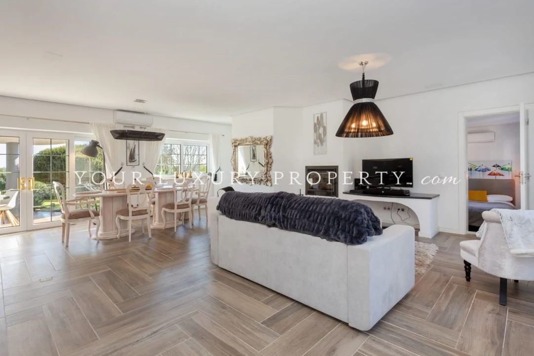 Moradia T6 para Venda em Almancil Foto 6