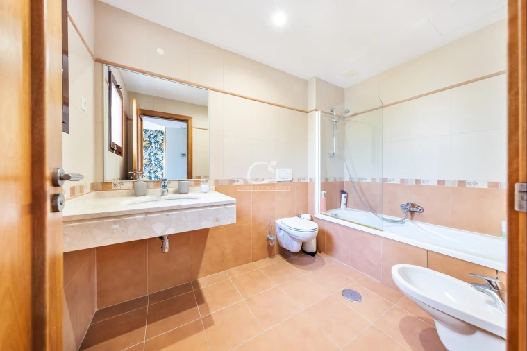 Moradia T3 para Venda em Almancil Foto 12