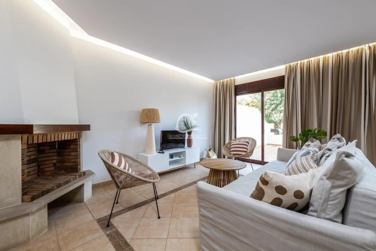 Moradia T3 para Venda em Almancil Foto 5