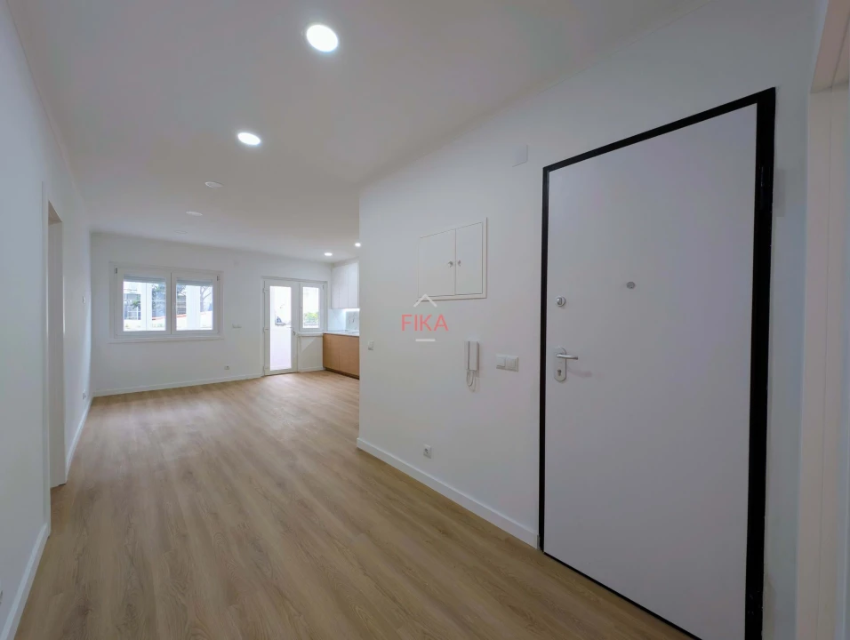 Apartamento T3 para Venda em Seixal Foto 24