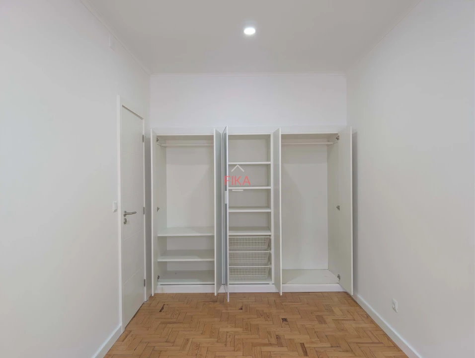 Apartamento T3 para Venda em Seixal Foto 27