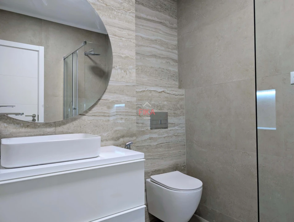 Apartamento T3 para Venda em Seixal Foto 3