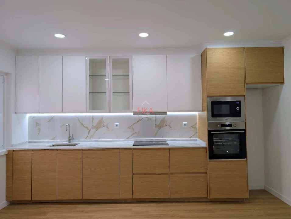 Apartamento T3 para Venda em Seixal Foto 2