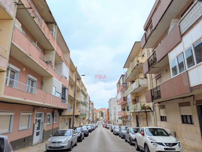 Apartamento T3 para Venda em Seixal Foto 33