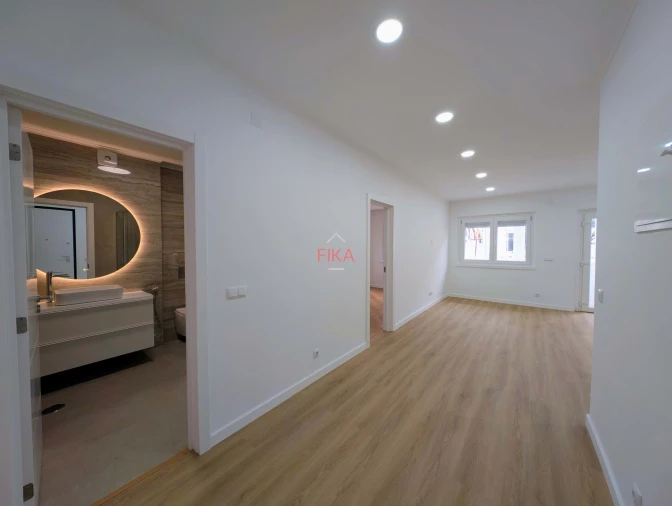 Apartamento T3 para Venda em Seixal Foto 12