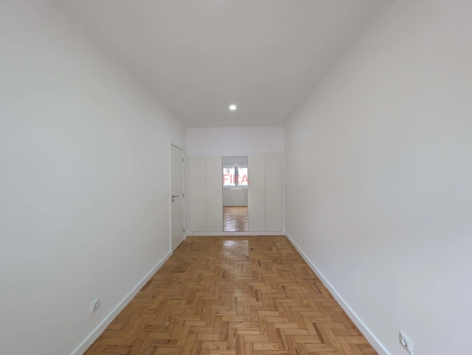 Apartamento T3 para Venda em Seixal Foto 26