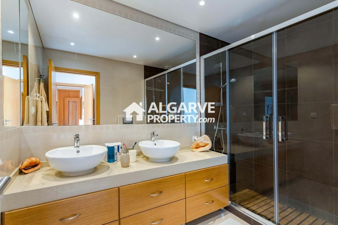 Apartamento T3 para Venda em Quarteira Foto 21