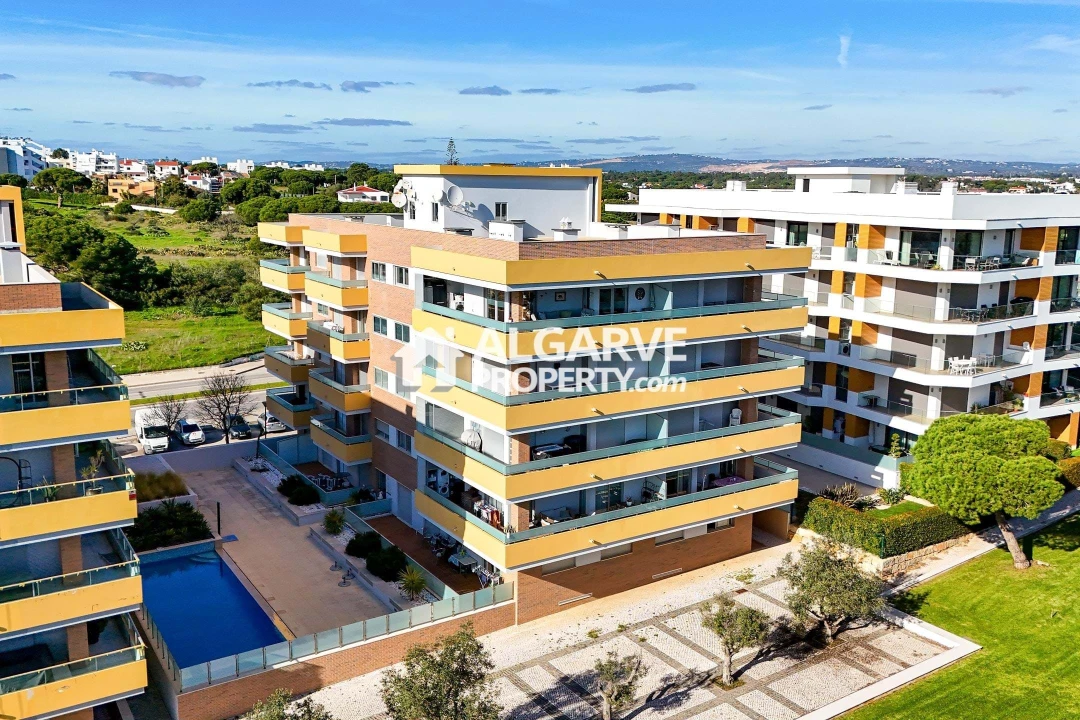 Apartamento T3 para Venda em Quarteira Foto 31