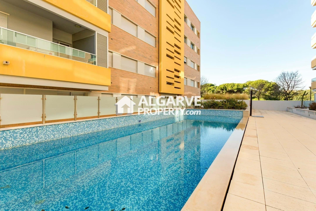 Apartamento T3 para Venda em Quarteira Foto 6