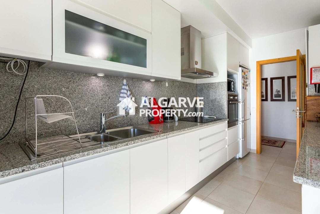 Apartamento T3 para Venda em Quarteira Foto 3