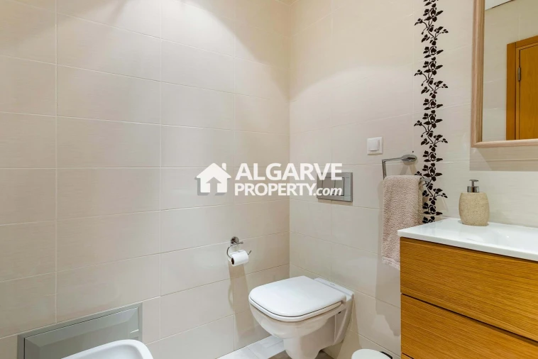 Apartamento T3 para Venda em Quarteira Foto 23