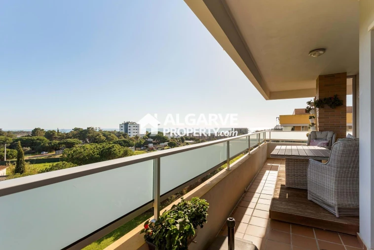 Apartamento T3 para Venda em Quarteira Foto 5