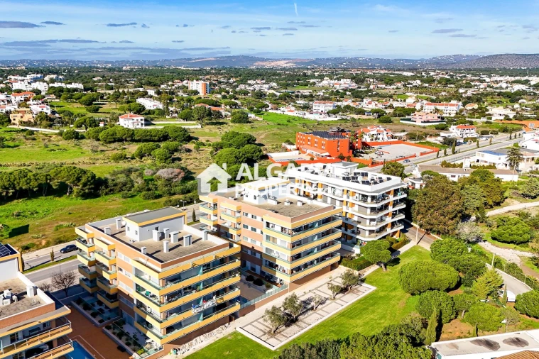 Apartamento T3 para Venda em Quarteira Foto 32