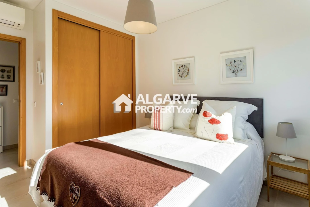 Apartamento T3 para Venda em Quarteira Foto 14