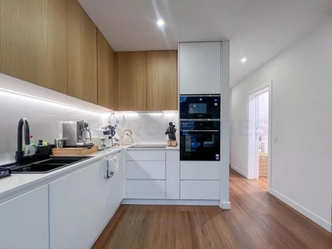 Apartamento T2 para Venda em Quarteira Foto 3