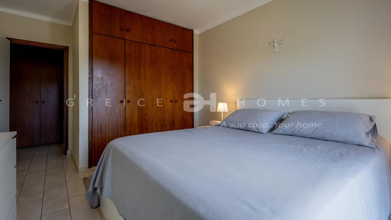 Apartamento T1 para Venda em Quarteira Foto 4