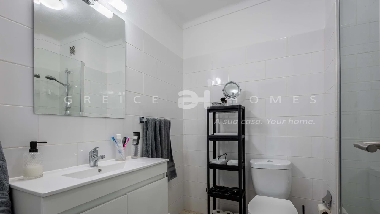 Apartamento T1 para Venda em Quarteira Foto 5