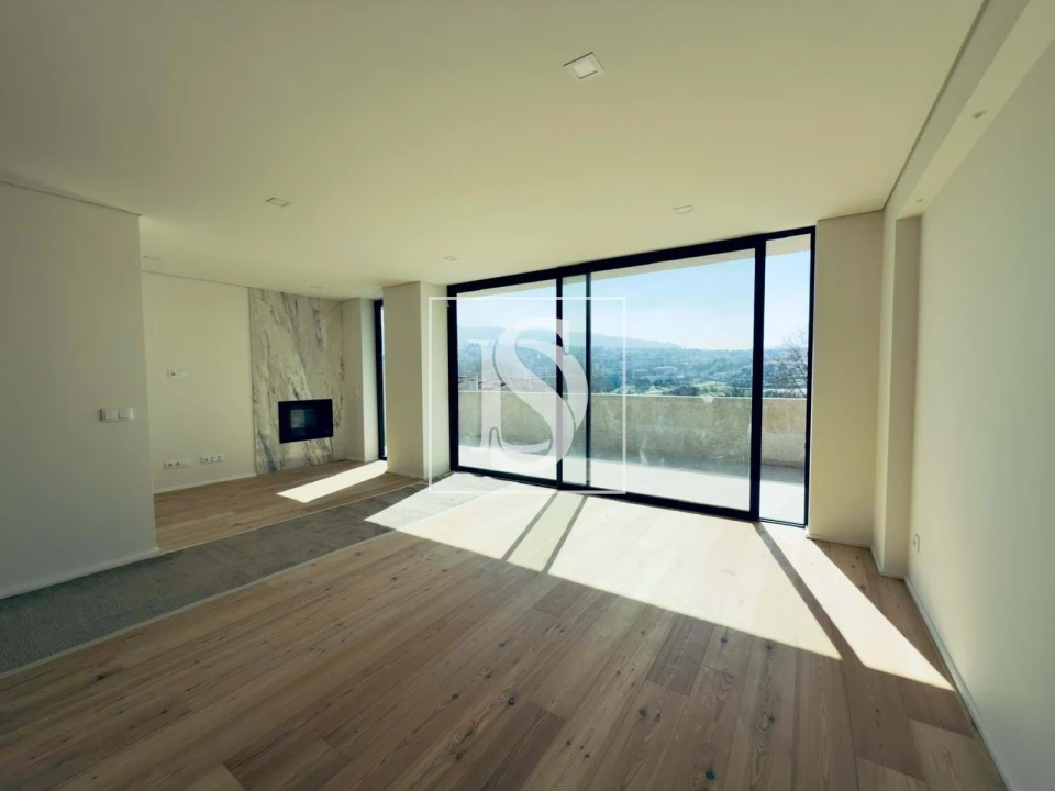 Apartamento T2 para Venda em Creixomil Foto 1