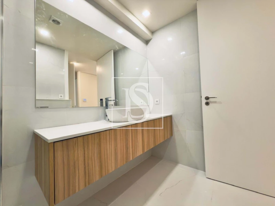 Apartamento T2 para Venda em Creixomil Foto 16