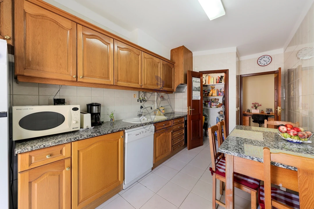 Apartamento T3 para Arrendamento em Portimão Foto 5