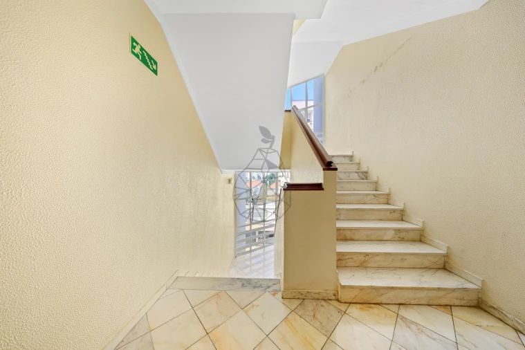 Apartamento T3 para Arrendamento em Portimão Foto 37