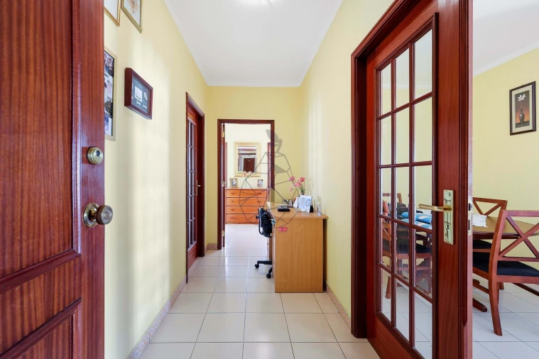 Apartamento T3 para Arrendamento em Portimão Foto 4