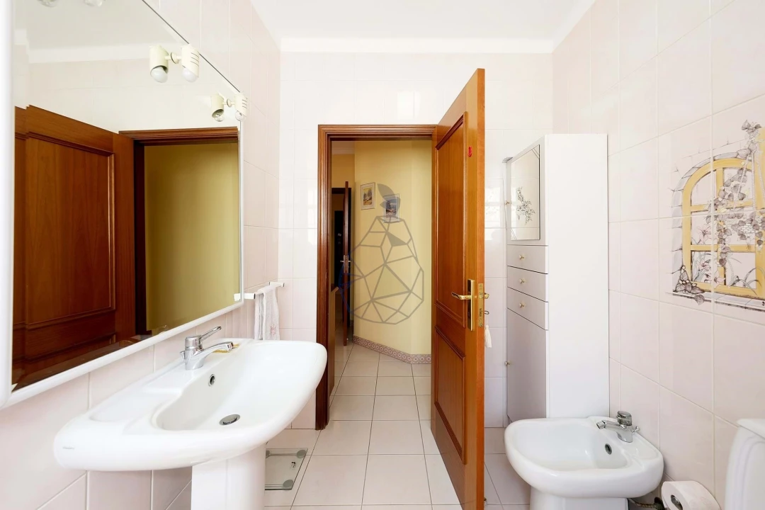 Apartamento T3 para Arrendamento em Portimão Foto 24