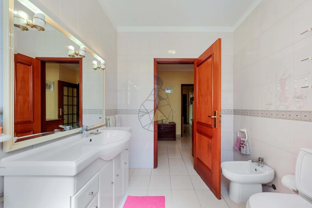 Apartamento T3 para Arrendamento em Portimão Foto 28