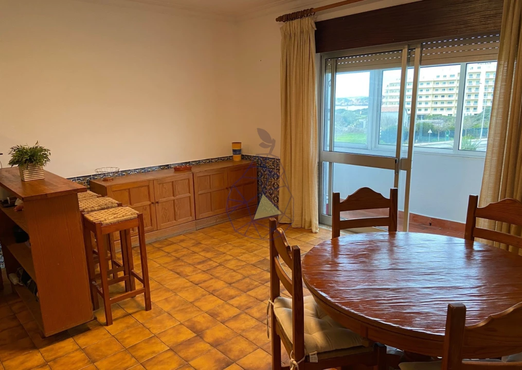 Apartamento T2 para Arrendamento em Portimão Foto 3