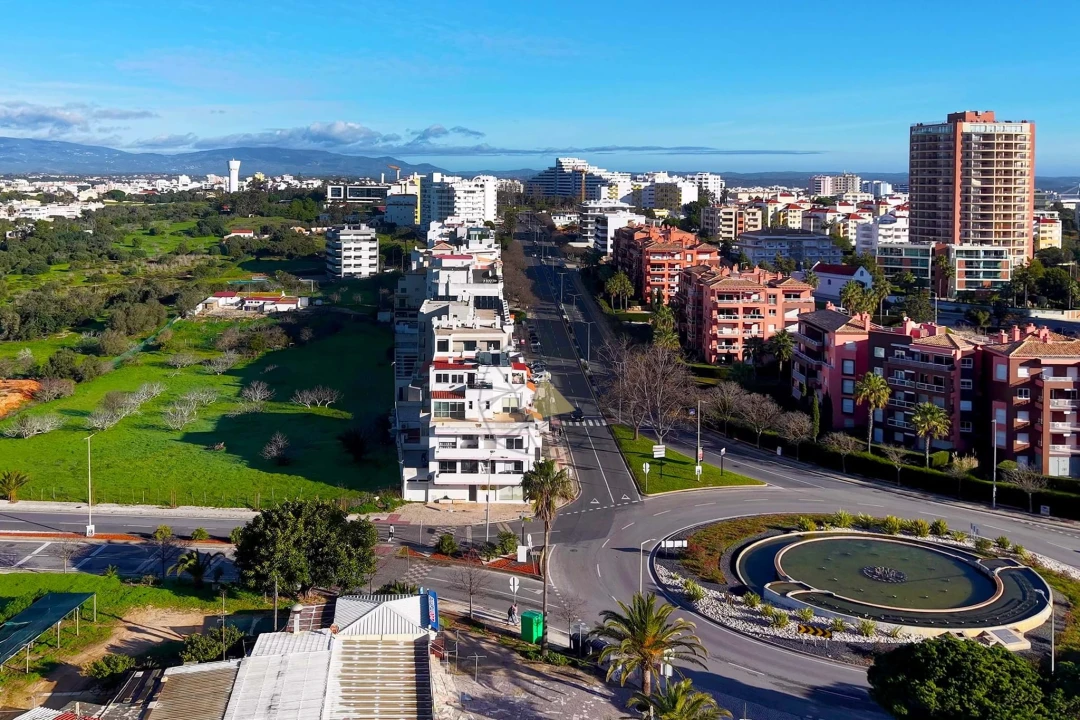 Apartamento T2 para Arrendamento em Portimão Foto 16