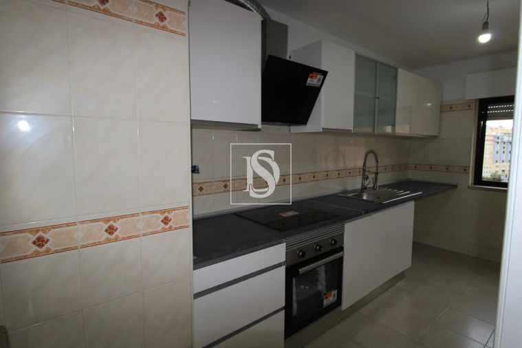 Apartamento T2 para Venda em Algueirão-Mem Martins Foto 13