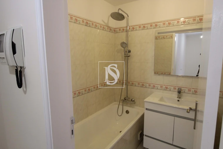 Apartamento T2 para Venda em Algueirão-Mem Martins Foto 16