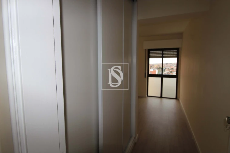 Apartamento T2 para Venda em Algueirão-Mem Martins Foto 7