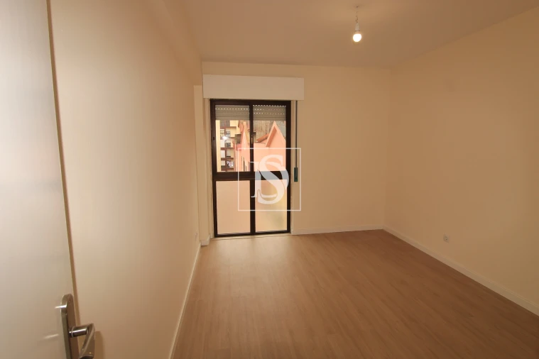 Apartamento T2 para Venda em Algueirão-Mem Martins Foto 6