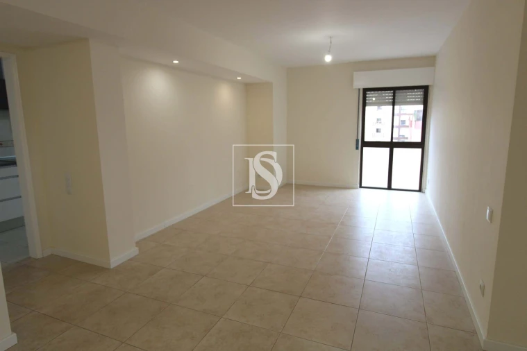 Apartamento T2 para Venda em Algueirão-Mem Martins Foto 2