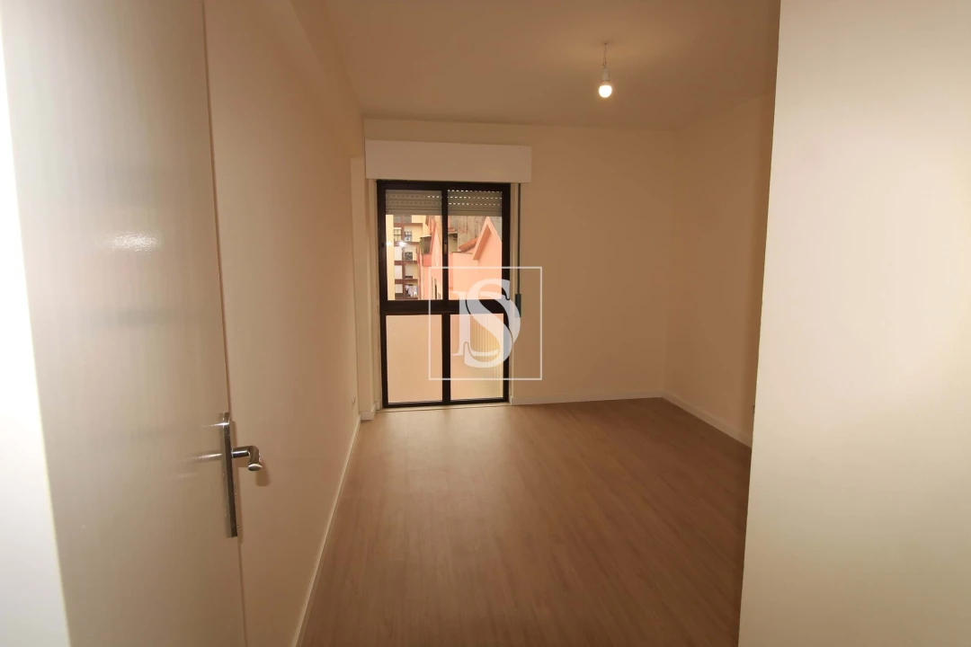 Apartamento T2 para Venda em Algueirão-Mem Martins Foto 5