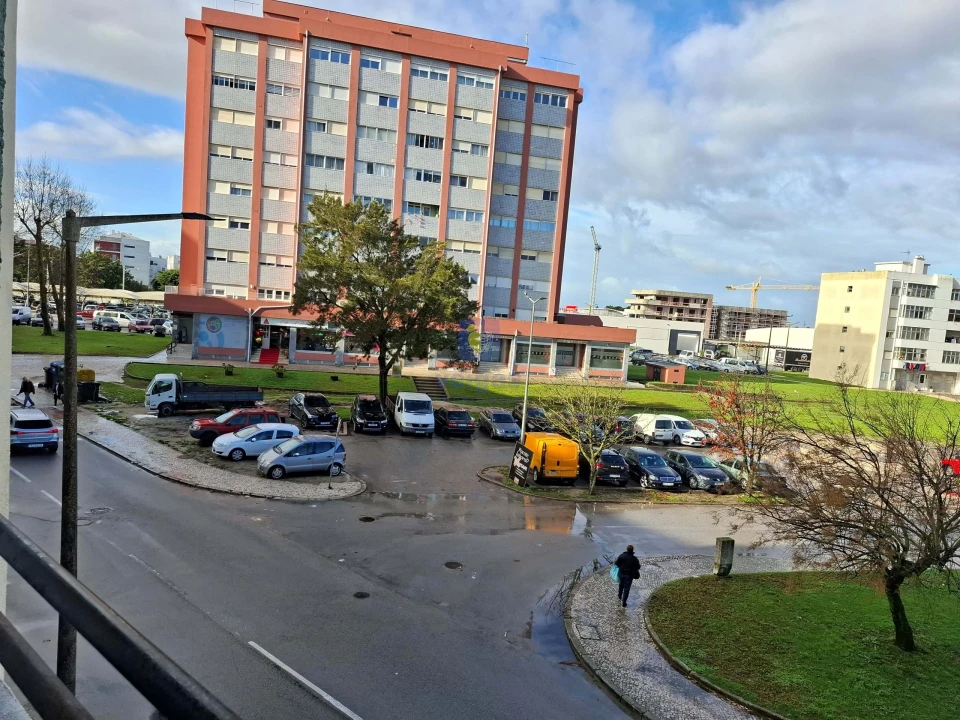 Apartamento T2 para Arrendamento em Caldas da Rainha - Santo Onofre e Serra do Bouro Foto 17