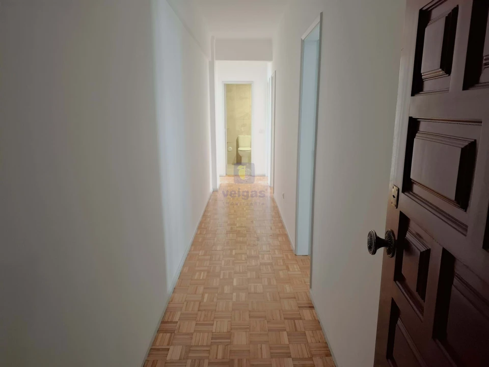 Apartamento T2 para Arrendamento em Caldas da Rainha - Santo Onofre e Serra do Bouro Foto 3