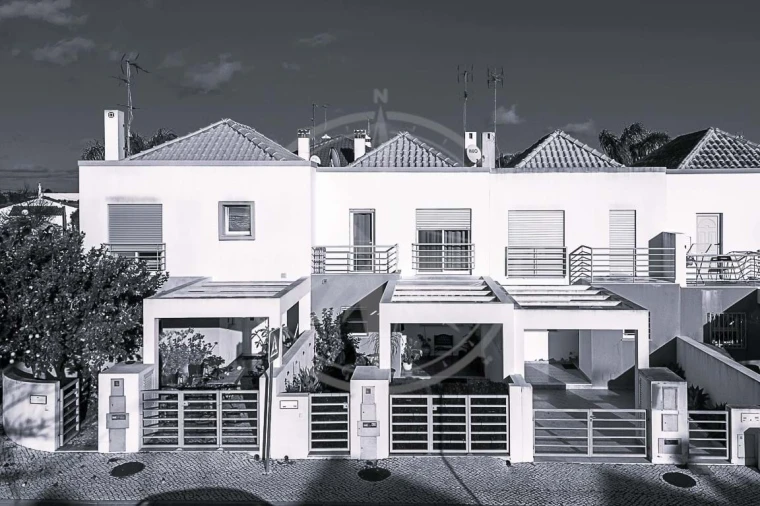 Moradia T2 para Venda em Vila Nova de Cacela Foto 1