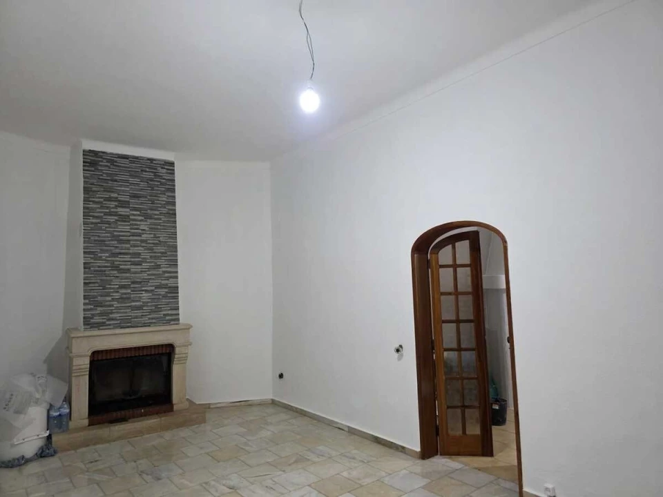 Apartamento T4 para Venda em Fronteira Foto 1