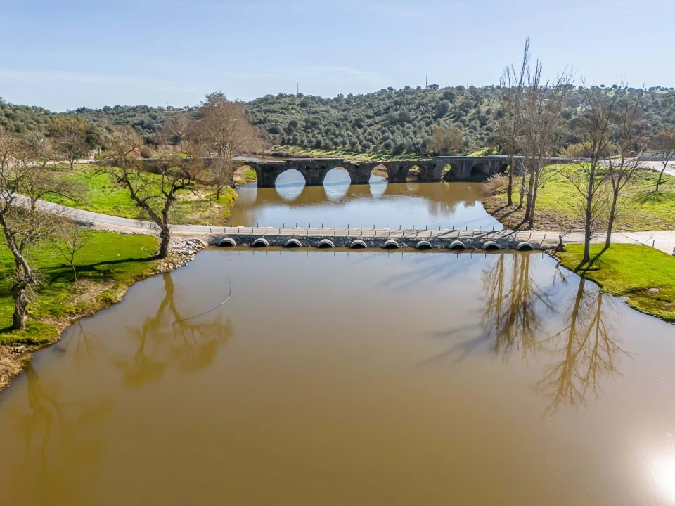 Apartamento T4 para Venda em Fronteira Foto 30