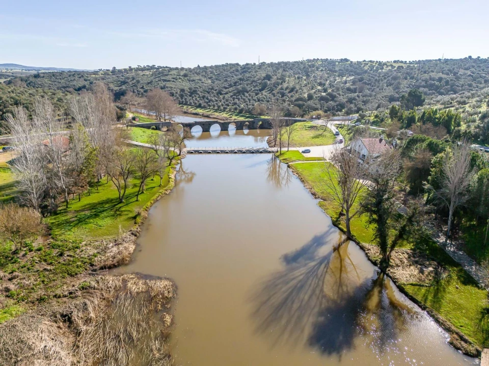 Apartamento T4 para Venda em Fronteira Foto 24