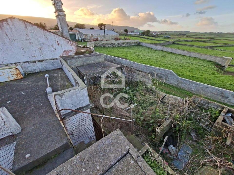 Moradia T3 para Venda em Praia da Vitoria (Santa Cruz) Foto 17