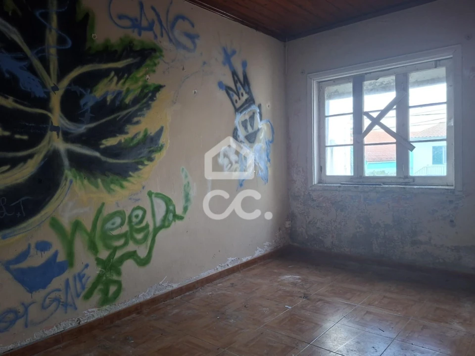 Moradia T3 para Venda em Praia da Vitoria (Santa Cruz) Foto 8