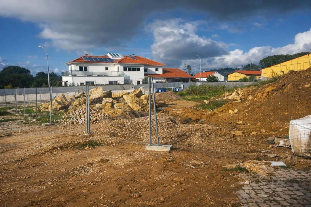 Terreno para Venda em Agualva e Mira-Sintra Foto 3
